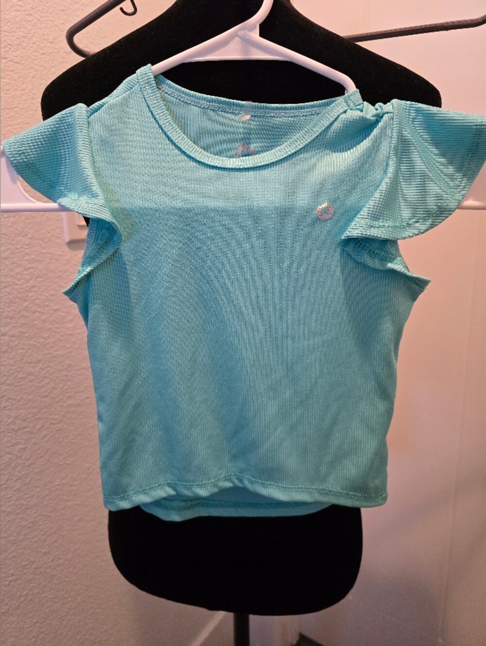 NWOT Girls Reebok Short Sleeve Ruffle Tee in Aqua Blue